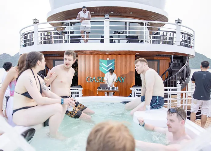 Oasis Bay Party Cruise - Bay Tour Botel Ha Long