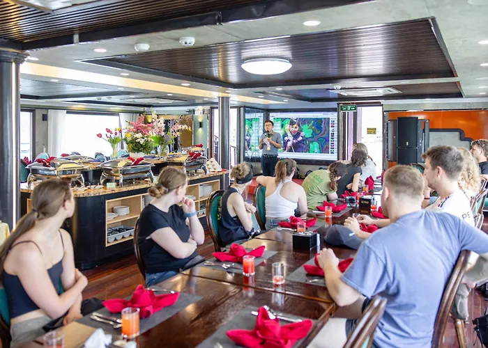 Oasis Bay Party Cruise - Bay Tour Botel Ha Long