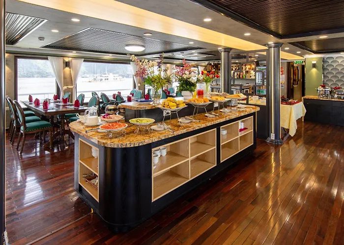 Oasis Bay Party Cruise - Bay Tour Botel *