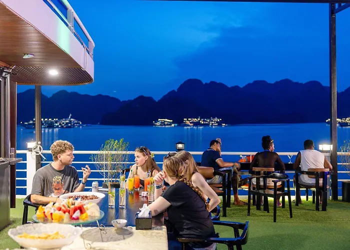 Oasis Bay Party Cruise - Bay Tour Ha Long