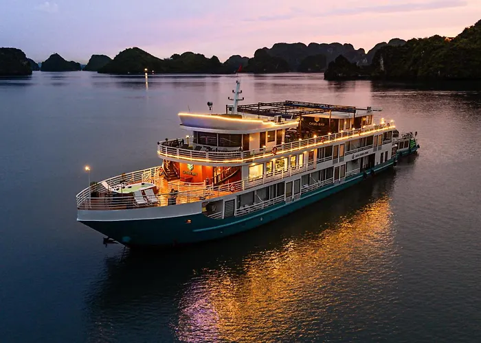 Oasis Bay Party Cruise - Bay Tour Botel *