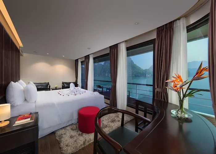 Oasis Cruise - Social Hạ Long